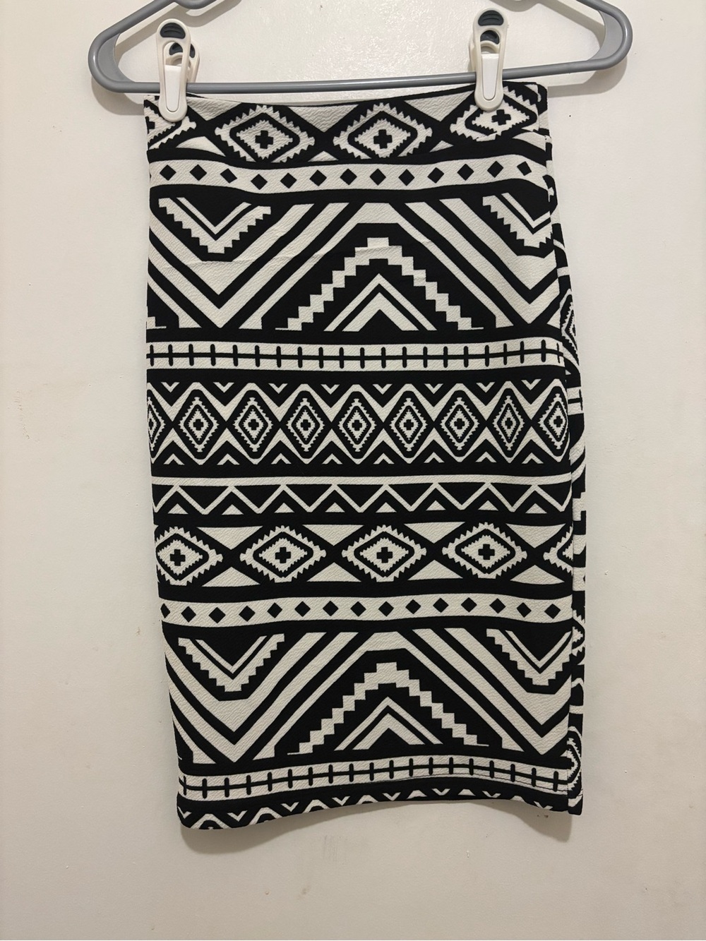 UK2LA Black & White Geometric Print Stretch Pencil Skirt | Made in USA